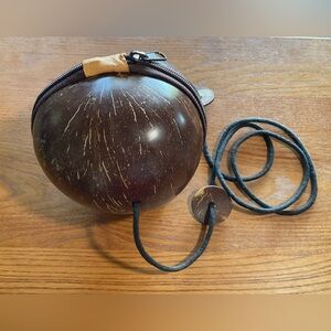 VTG Coconut Shell Purse  Zip Close Crossbody – Luau Tiki Beach Novelty Handmade
